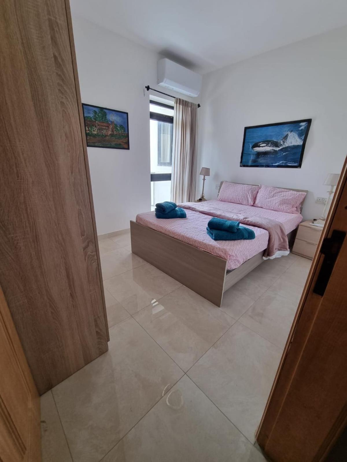 Modern Three Bedroom In Center Bugibba * San Pawl il-Baħar